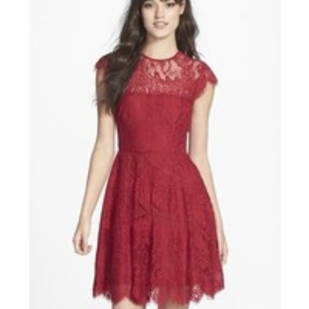 BB Dakota Red lace dress, perfect for the holidays! Sz 6